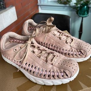Nike Mayfly Woven sneaker Tan/pink accent size 5.5